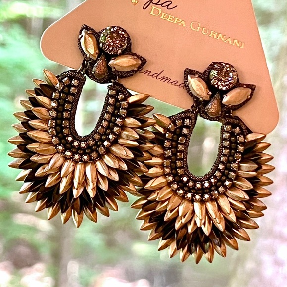 🌺🎉HP🎉🌺 NWT Deepa Gurnani Crystal Lotus Petal Chandeliers - Picture 8 of 16